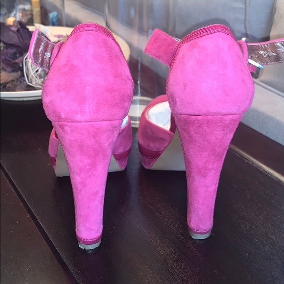 Suede 🎀 Heels - Picture 3 of 5